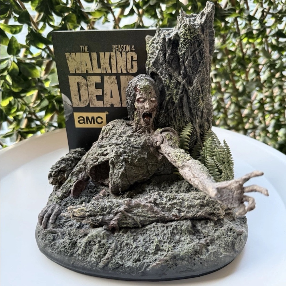 The Walking Dead Season 4 Limited Edition Blu-Ray Like New Collectors Complete